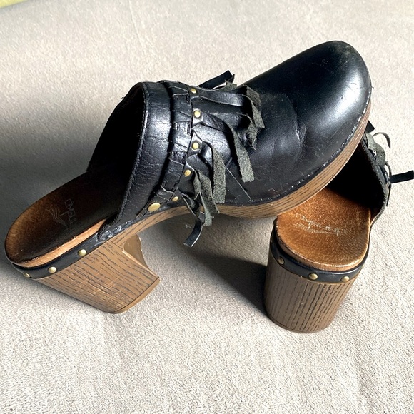 Dansko "Deni" Black Leather Fringe Stunned Block Heel Clogs/Mules Size 7.5 - 8 ! - Picture 3 of 13